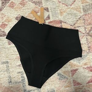 SKIMS KNIT swimwear bikini bottom brand new black size medium